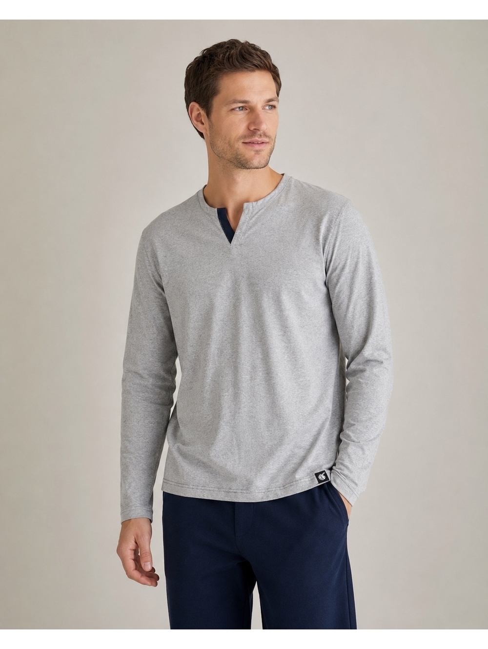 The White Company London x Qatar Airways Gray Long Sleeve Shirt Men’s Medium